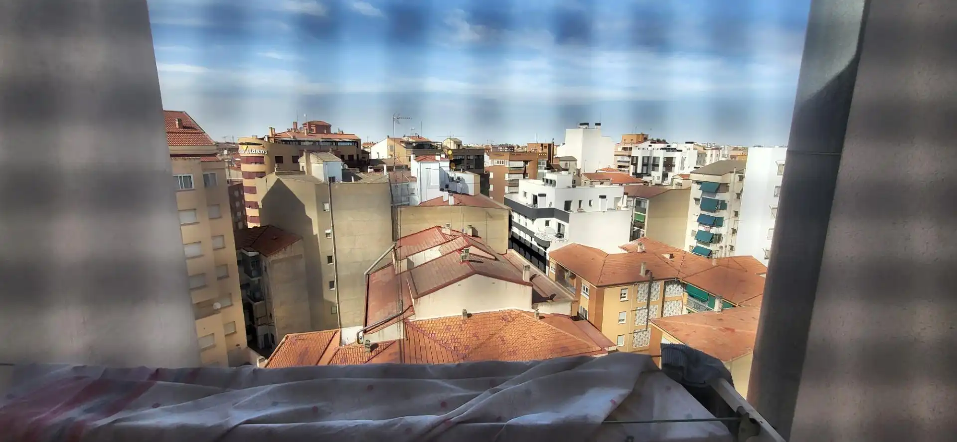 Attic for rent in Feria