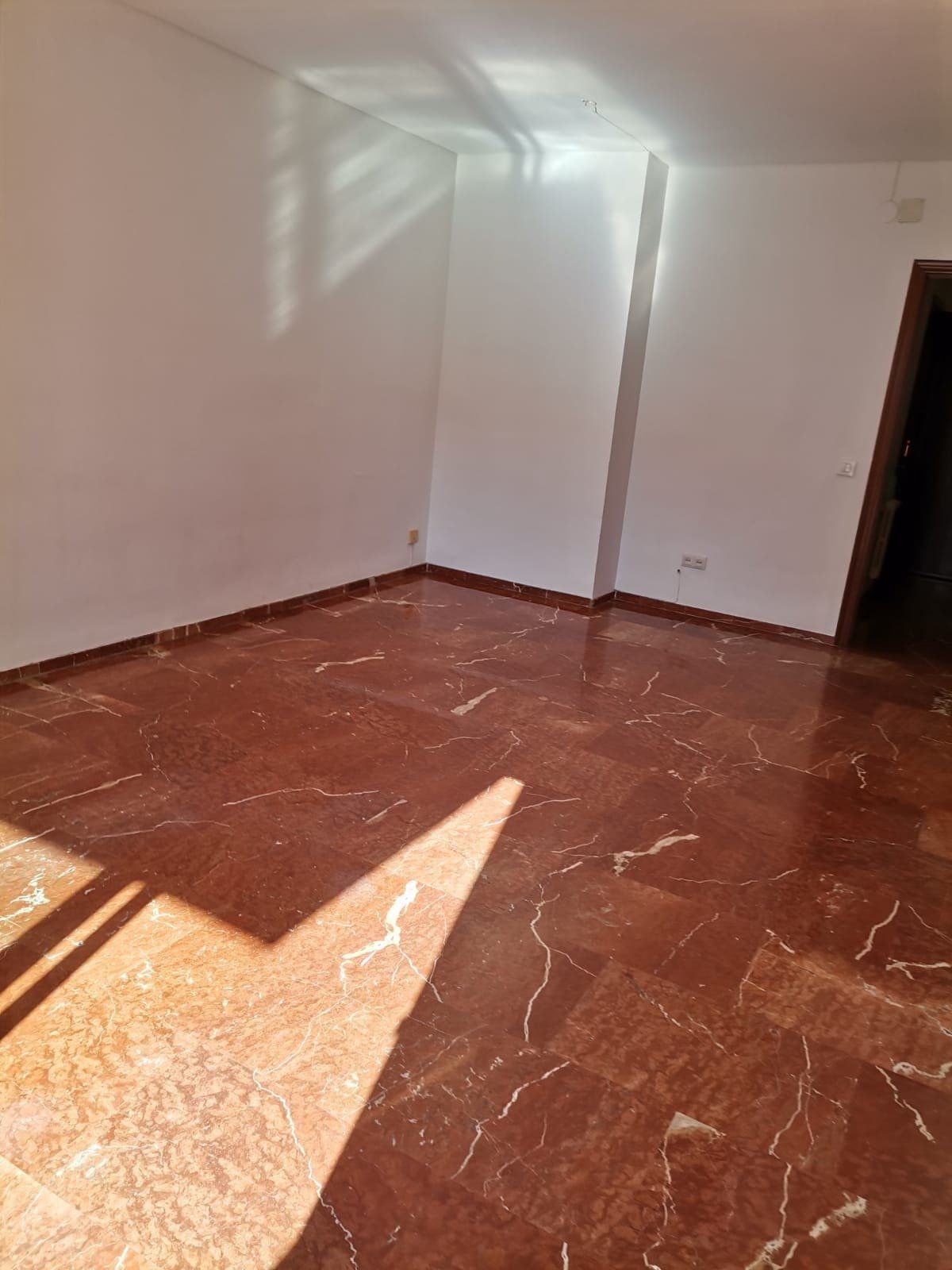 Wohnung zum Verkauf in  Córdoba Capital mit Klimaanlage, Terrasse und Abstellraum