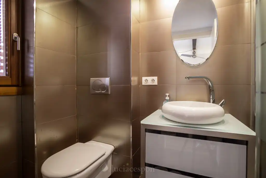 Badezimmer von Wohnungen zum Verkauf in  Palma de Mallorca mit Klimaanlage, Heizung und Terrasse