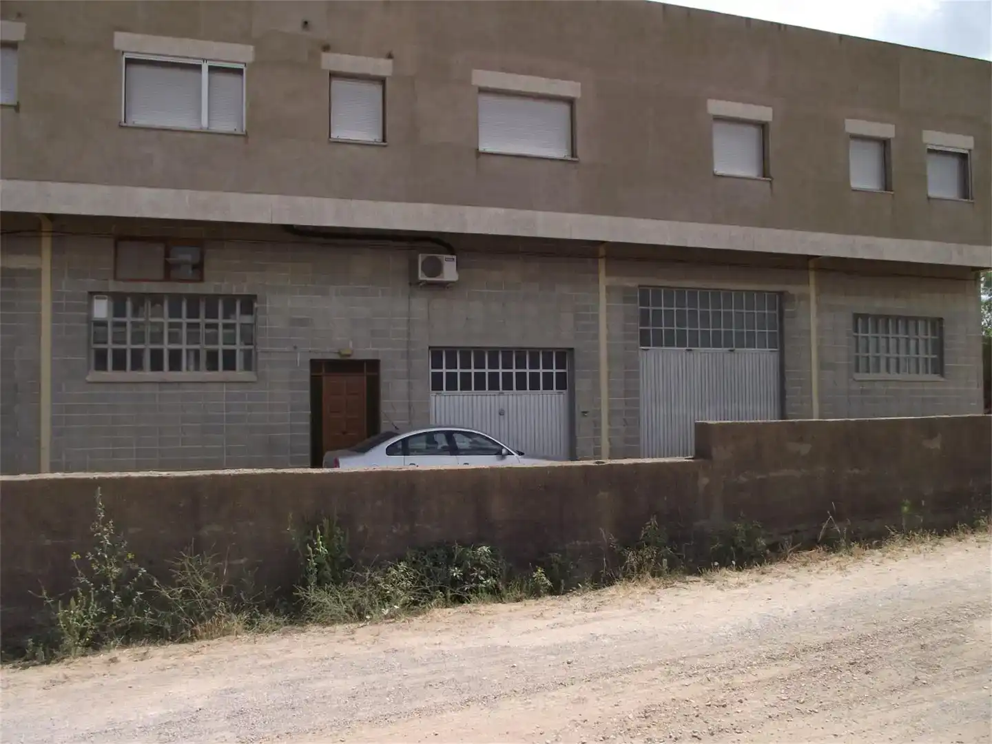 Außenansicht von Fabrikhallen zum Verkauf in Sant Feliu de Codines