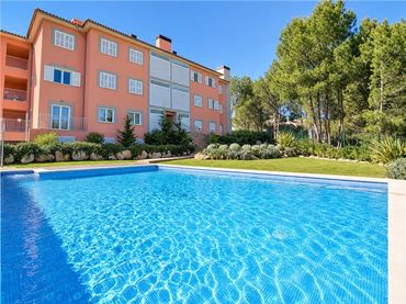 Appartamento con piscina in affitto a Ponent