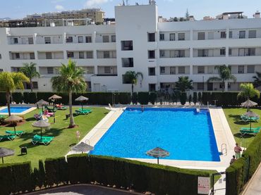 Flat with pool for sale in Calle Geranio 5