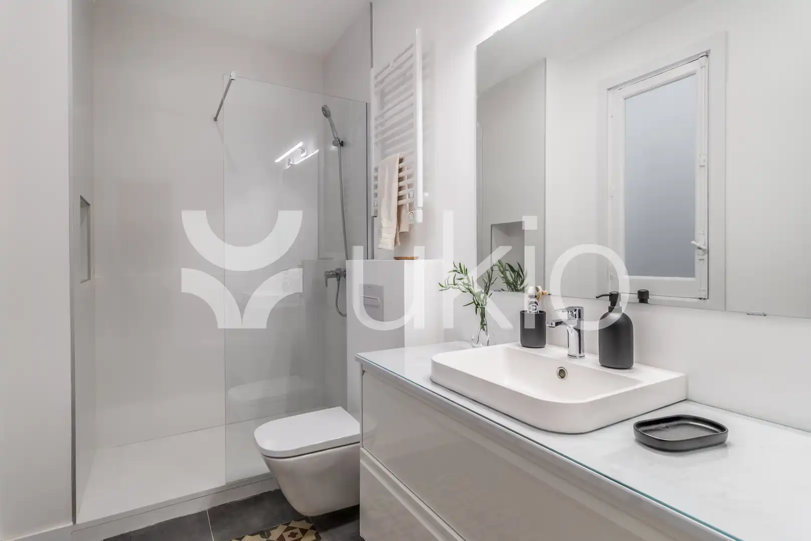 Baño de Apartamento de alquiler en Madrid con Aire acondicionado, Calefacción y Amueblado
