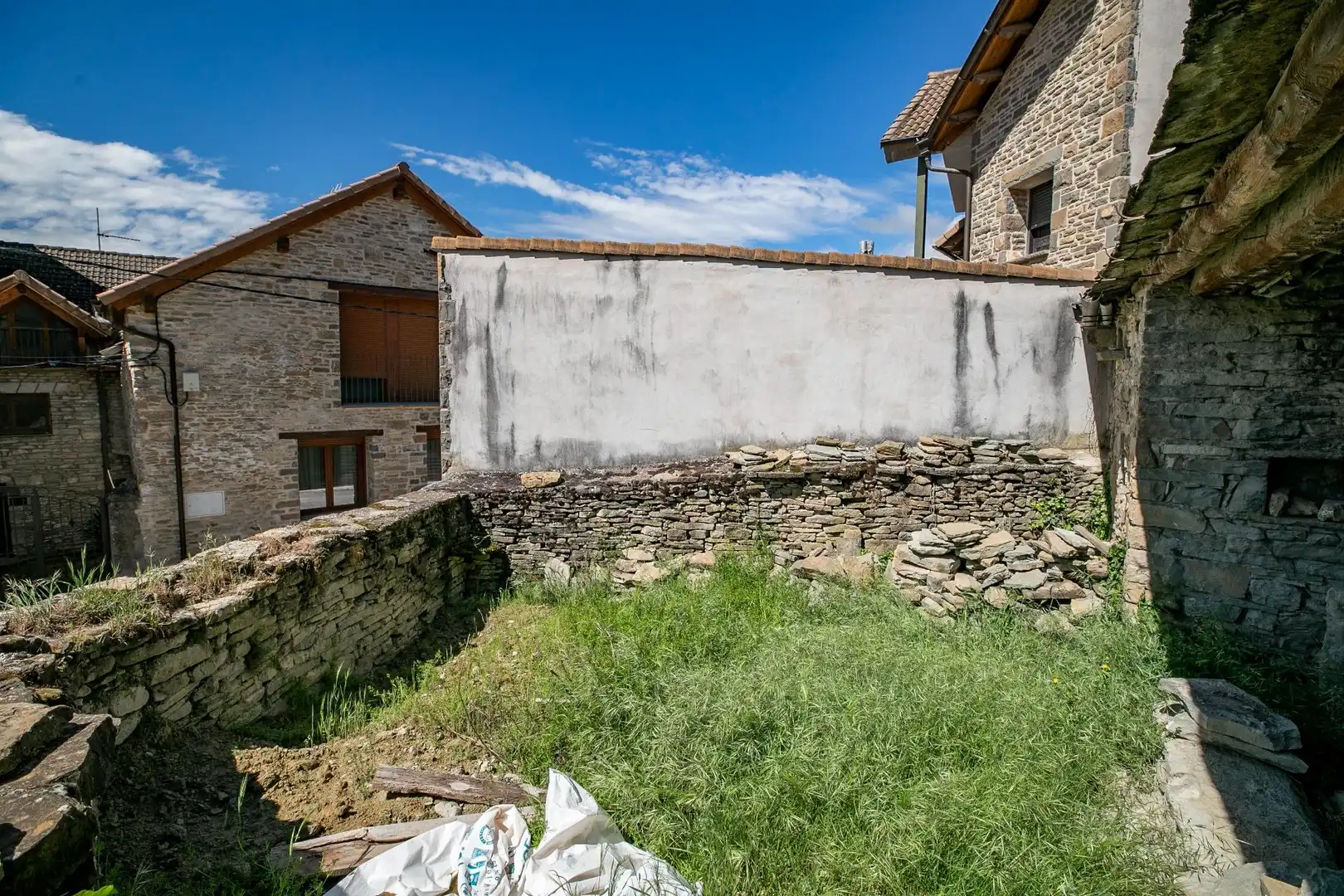 Finca rústica en venda en Sabiñánigo