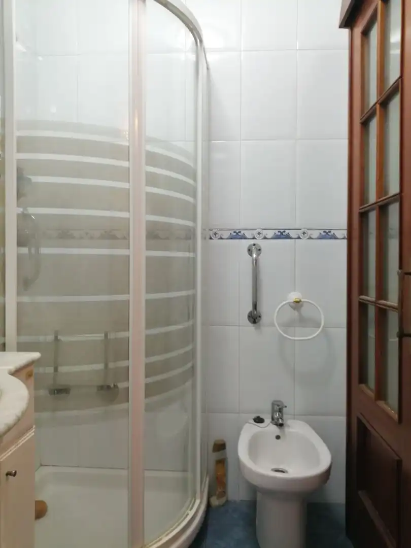 Baño de Piso en venta en Torrelavega  con Calefacción, Terraza y Trastero
