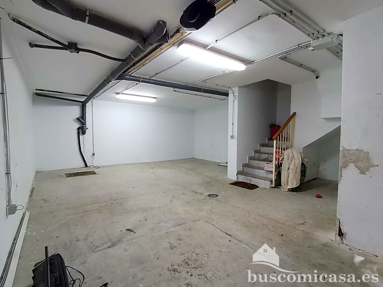 Casa adosada en venta en Linares con Aire acondicionado, Calefacción y Trastero