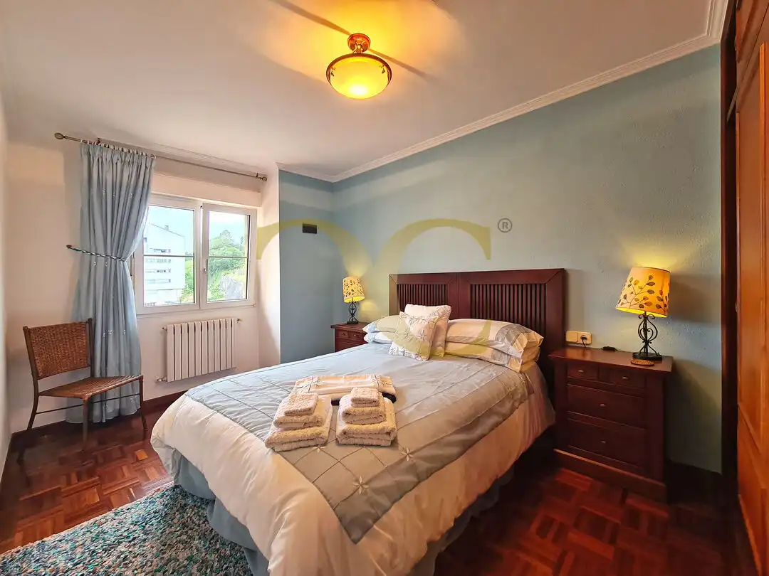 Habitación de Casa adosada en venta en Ribadesella con Calefacción, Trastero y Amueblado