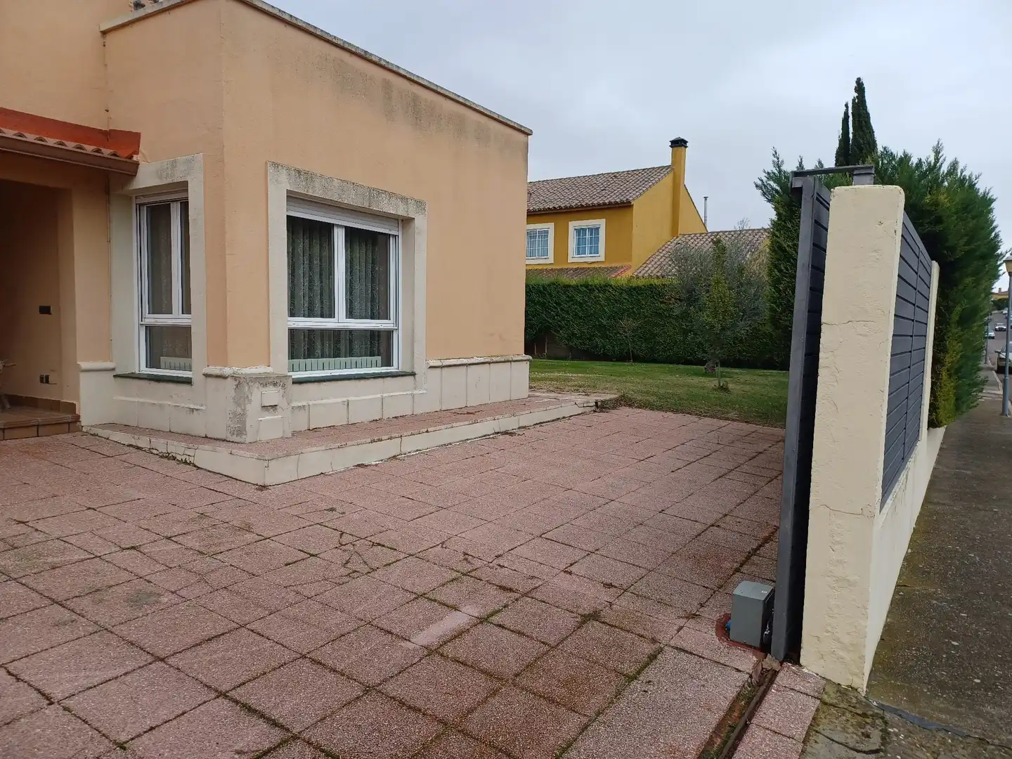 Vista exterior de Casa o chalet en venta en Renedo de Esgueva con Jardín privado