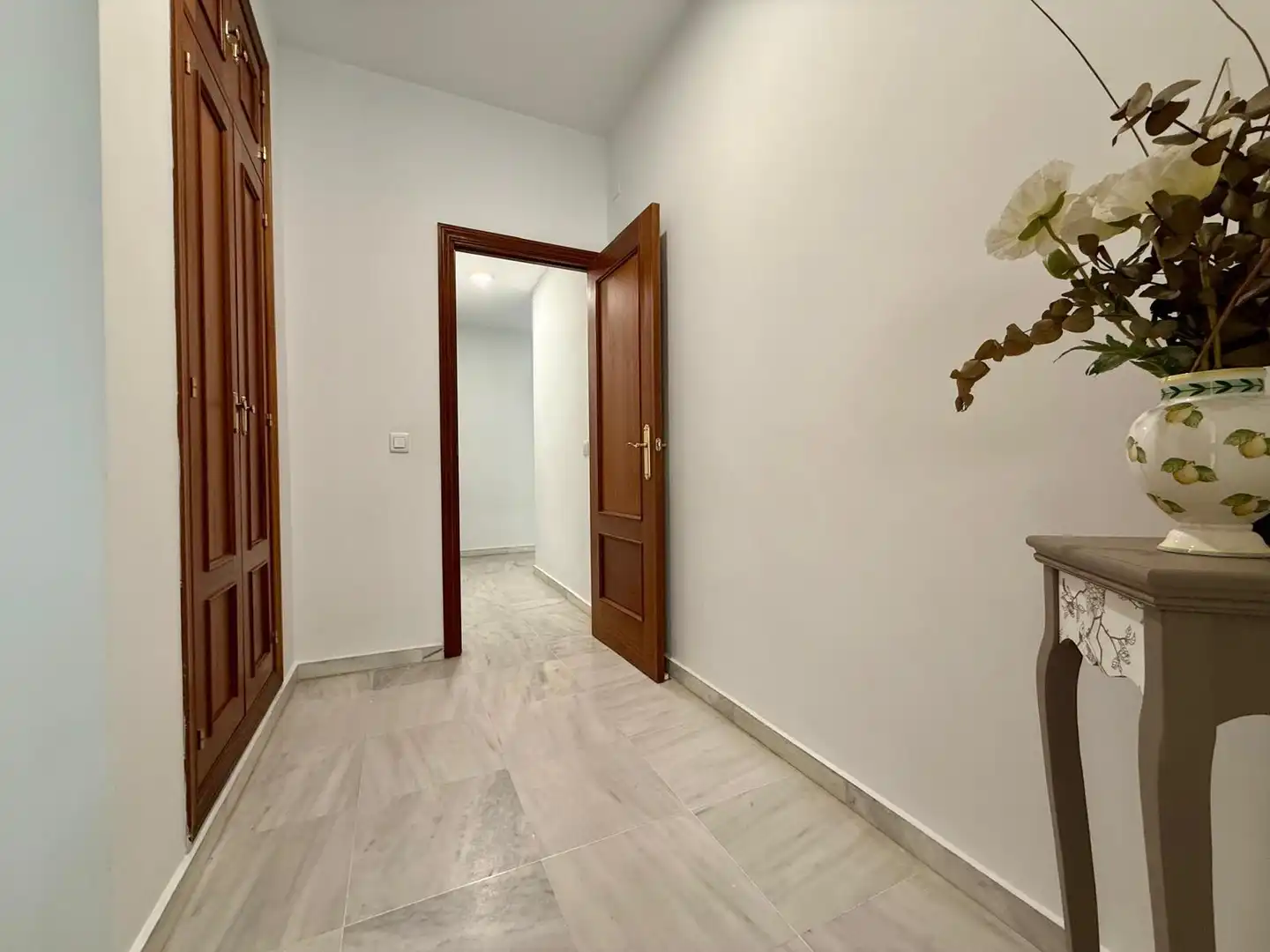 Piso de alquiler en  Sevilla Capital con Aire acondicionado, Amueblado y Balcón