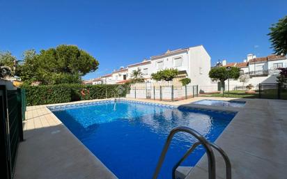 Piscina de Casa adosada en venda en Mijas amb Balcó i Piscina comunitària
