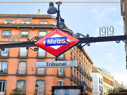 Vista exterior de Àtic en venda en  Madrid Capital amb Aire condicionat, Terrassa i Balcó