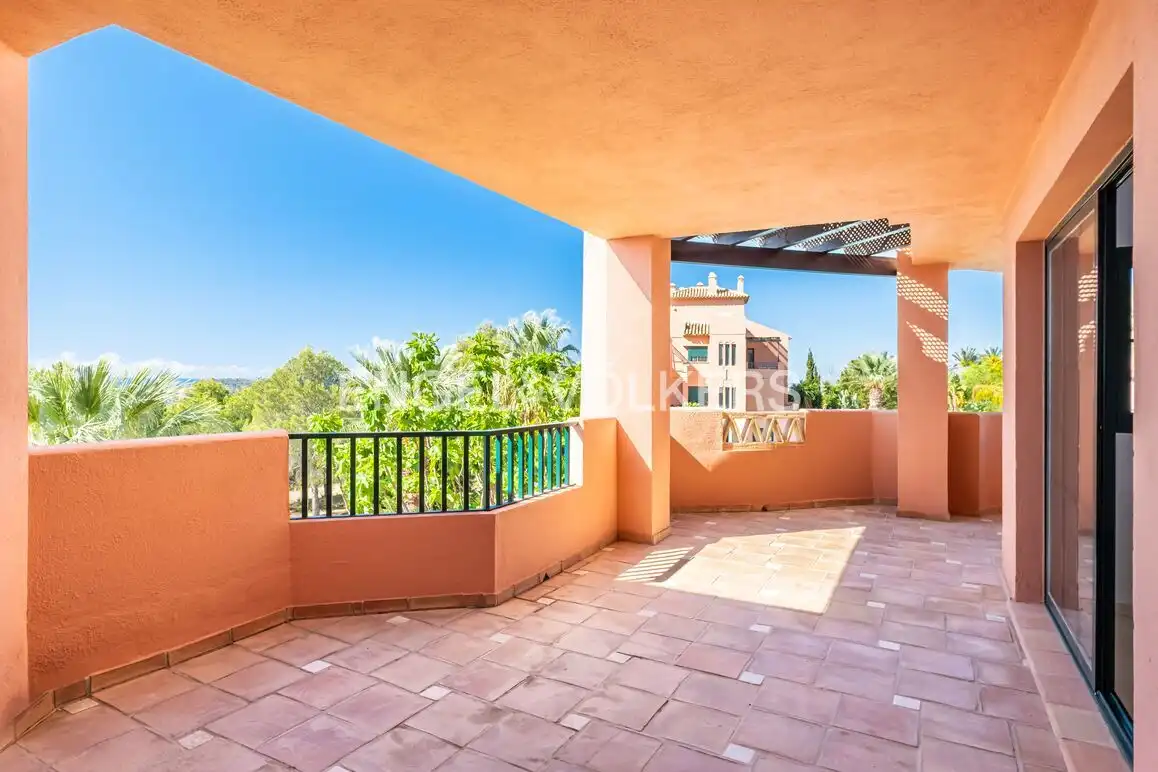 Apartment with pool for sale in Golf Bahía, imagen 7
