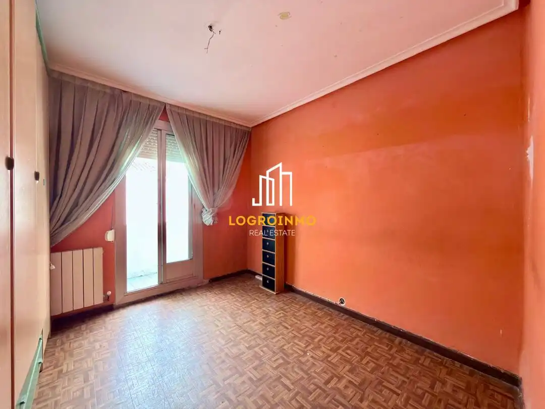 Habitación de Piso en venta en  Logroño con Calefacción y Balcón