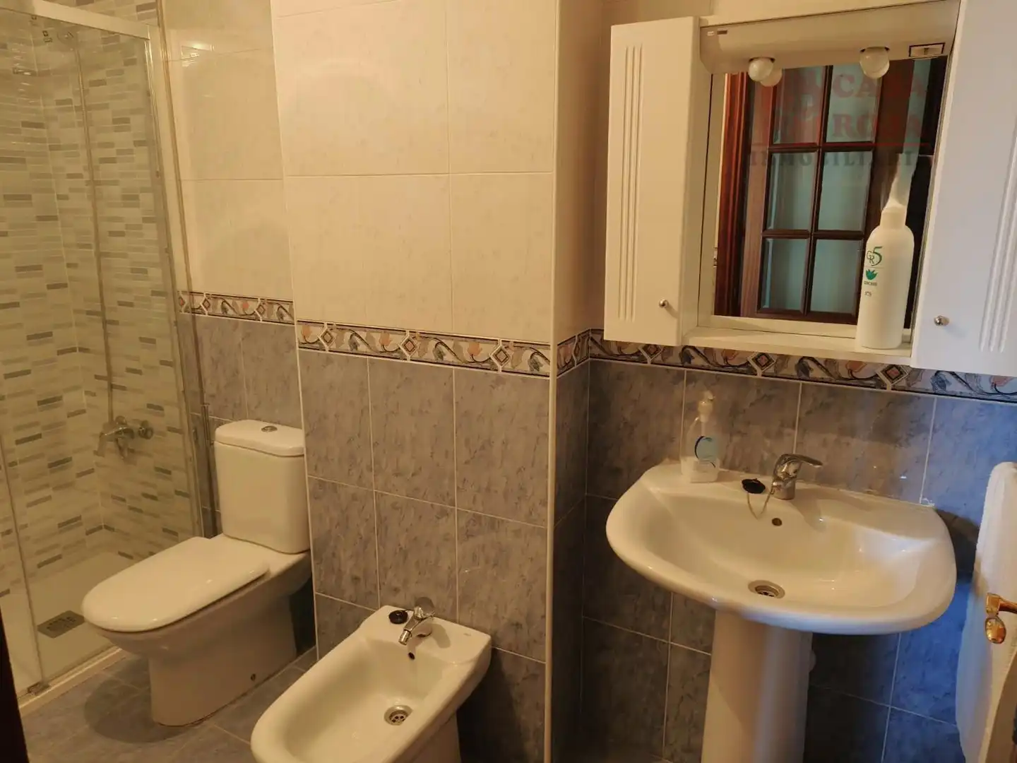 Bany de Apartament en venda en Moaña amb Calefacció, Traster i Moblat