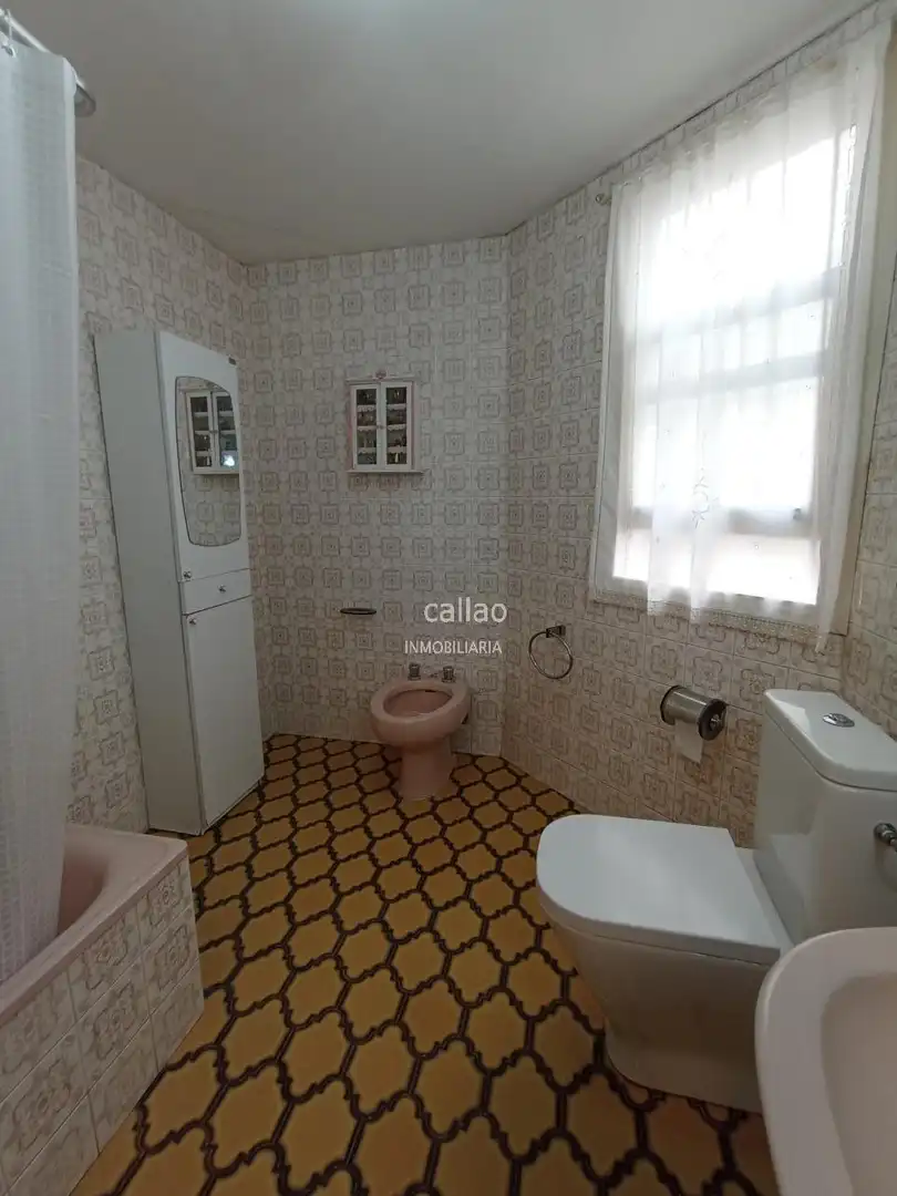 Habitación de Piso de alquiler en Ferrol con Calefacción y Amueblado