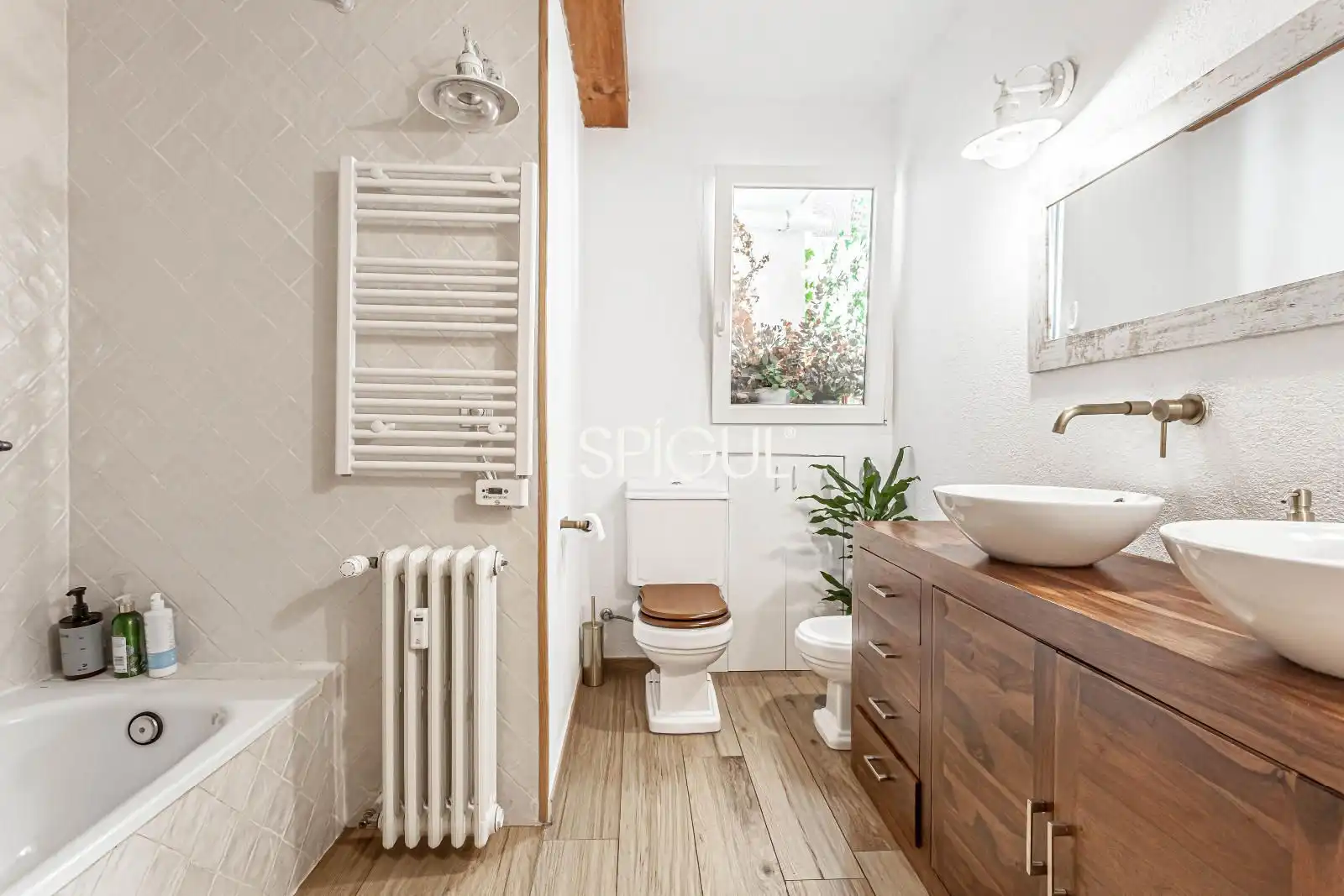 Badezimmer von Dachboden zum Verkauf in Madrid mit Klimaanlage, Heizung und Parkett
