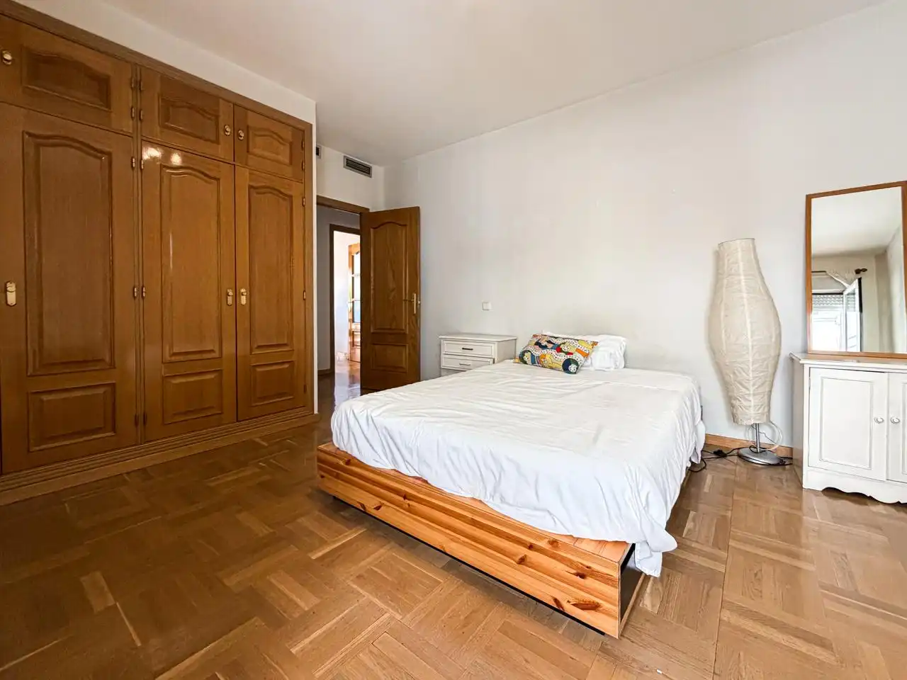Habitación de Piso en venta en Madrid con Calefacción, Parquet y Terraza