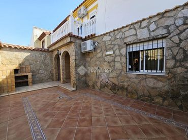 Casa amb balcó en venda a El Retiro - Parque Atlántico - Ronda este