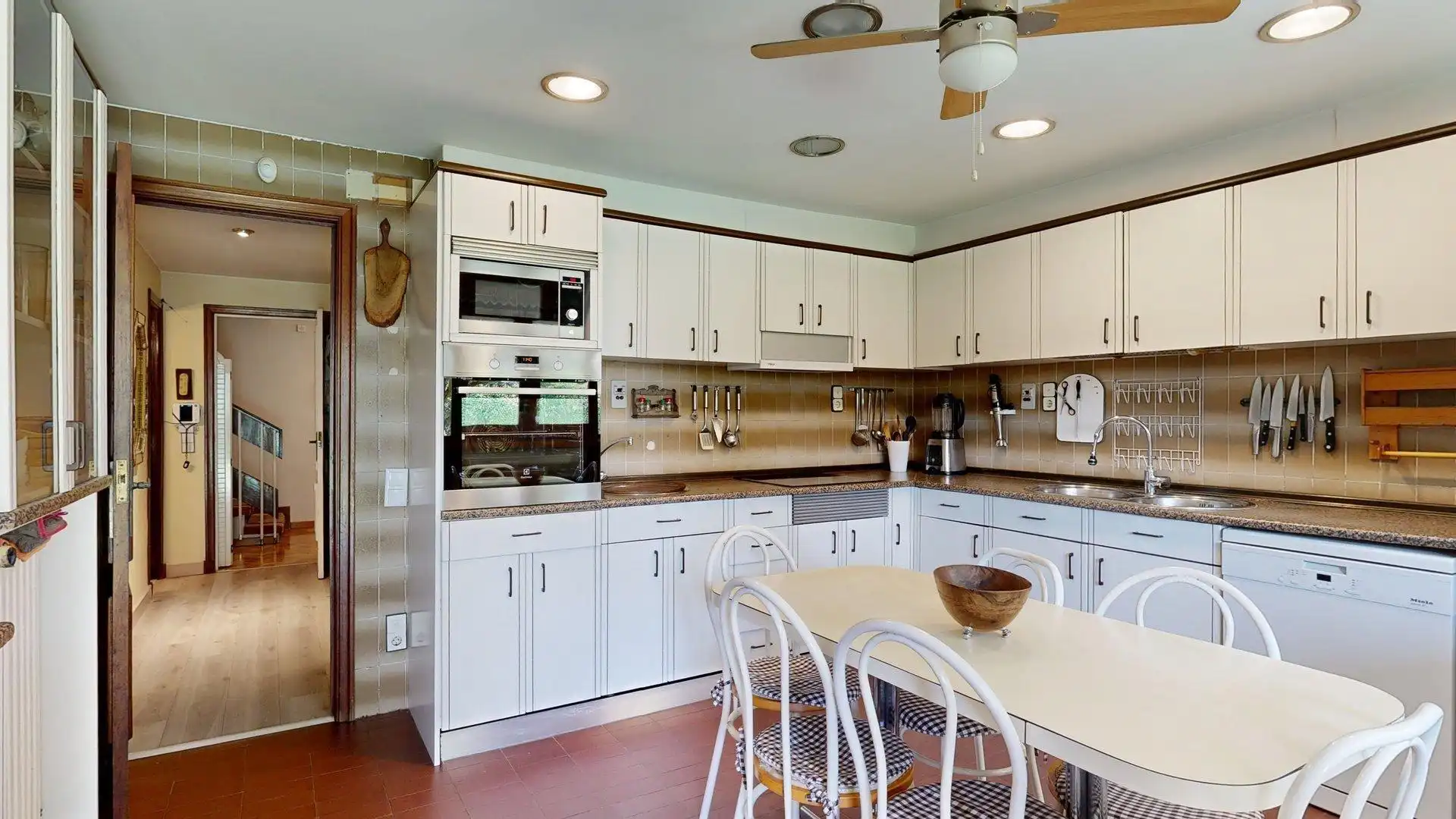 Cocina de Casa o chalet en venta en Zaragoza con Aire acondicionado, Calefacción y Jardín privado