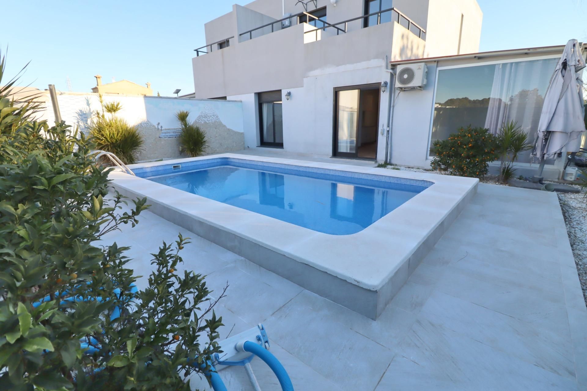 Piscina de Casa adosada de lloguer en Godella amb Calefacció, Jardí privat i Terrassa