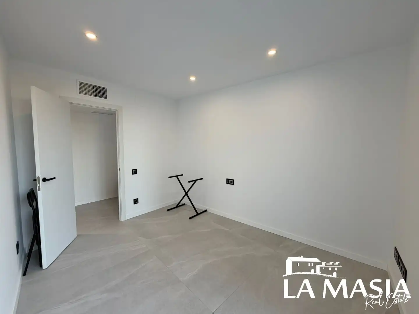 Habitación de Casa o chalet en venta en Canyelles con Aire acondicionado, Calefacción y Jardín privado