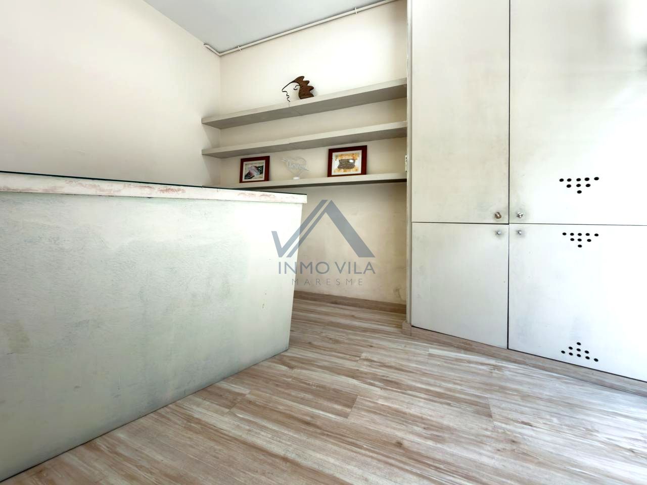 Premises to rent in Mataró  with Air Conditioner