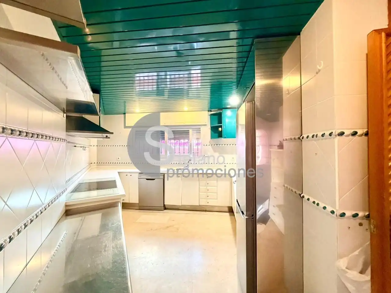Kitchen of Detached homes for rent in Málaga  with Air Conditioner, Private garden and Terrace
