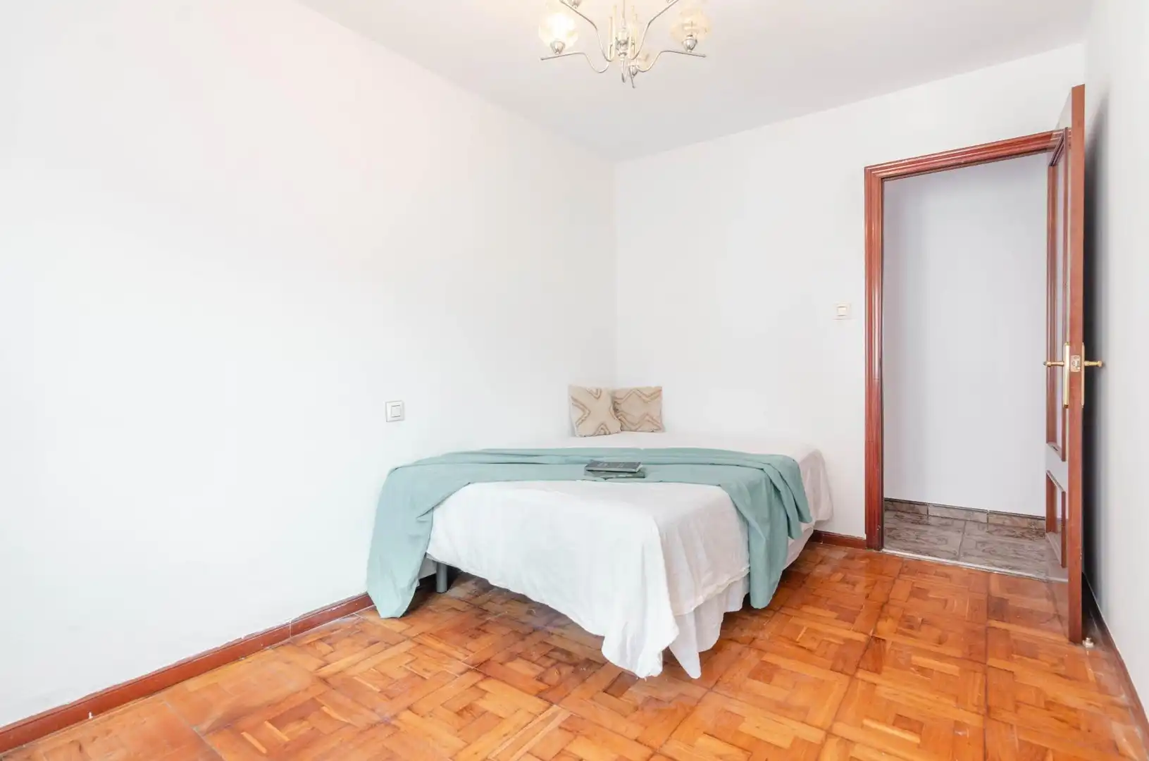 Habitación de Ático en venta en Gijón  con Calefacción, Terraza y Balcón