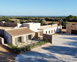 Vista exterior de Finca rústica en venda en Llucmajor amb Aire condicionat i Piscina