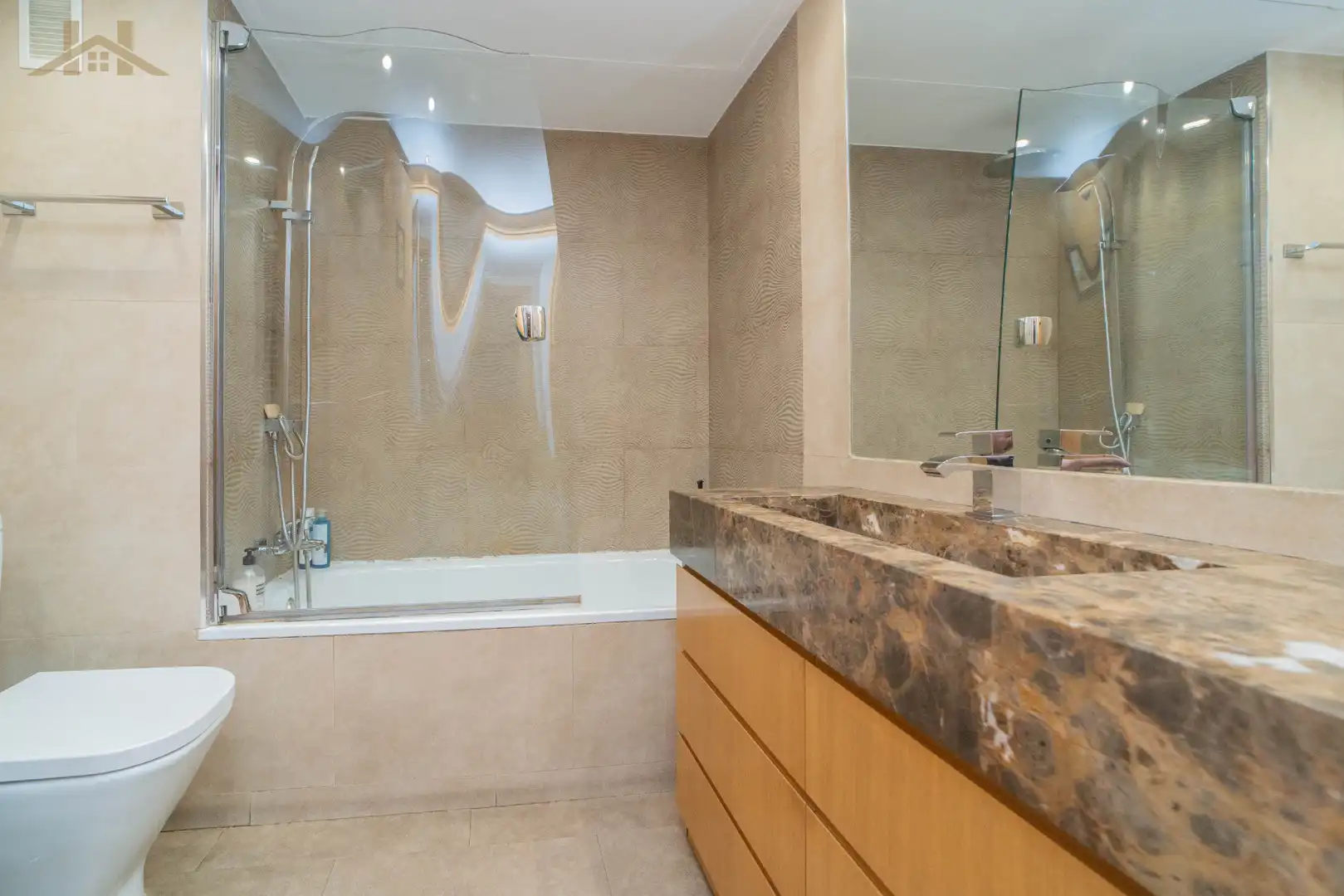 Baño de Piso en venta en Madrid con Aire acondicionado, Calefacción y Parquet