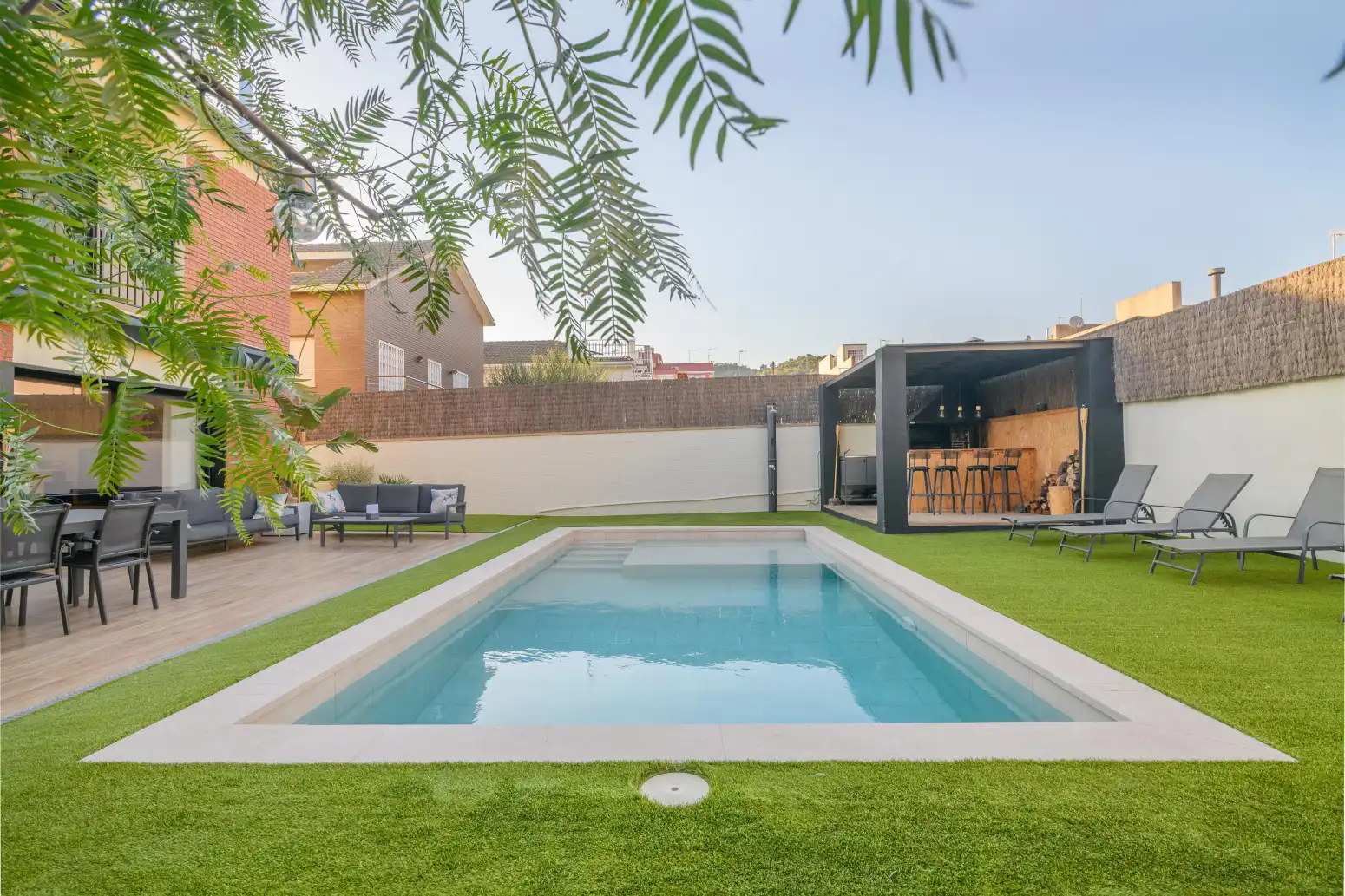 Piscina de Casa o xalet en venda en Viladecans amb Aire condicionat, Calefacció i Parquet