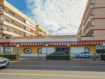 Local commercial à vendre à CL SALVADOR GINER 2MELIANA (VALENCIA)