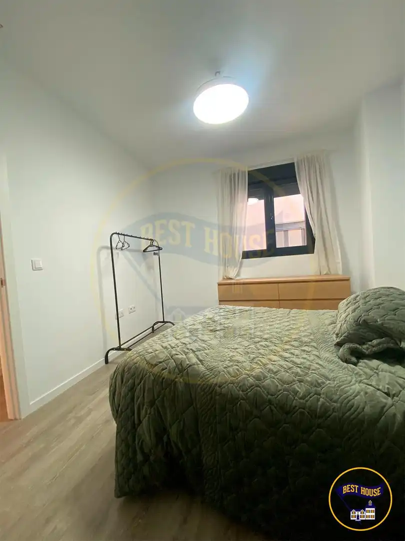 Flat for sale in Calle JOSE COBO, Centro