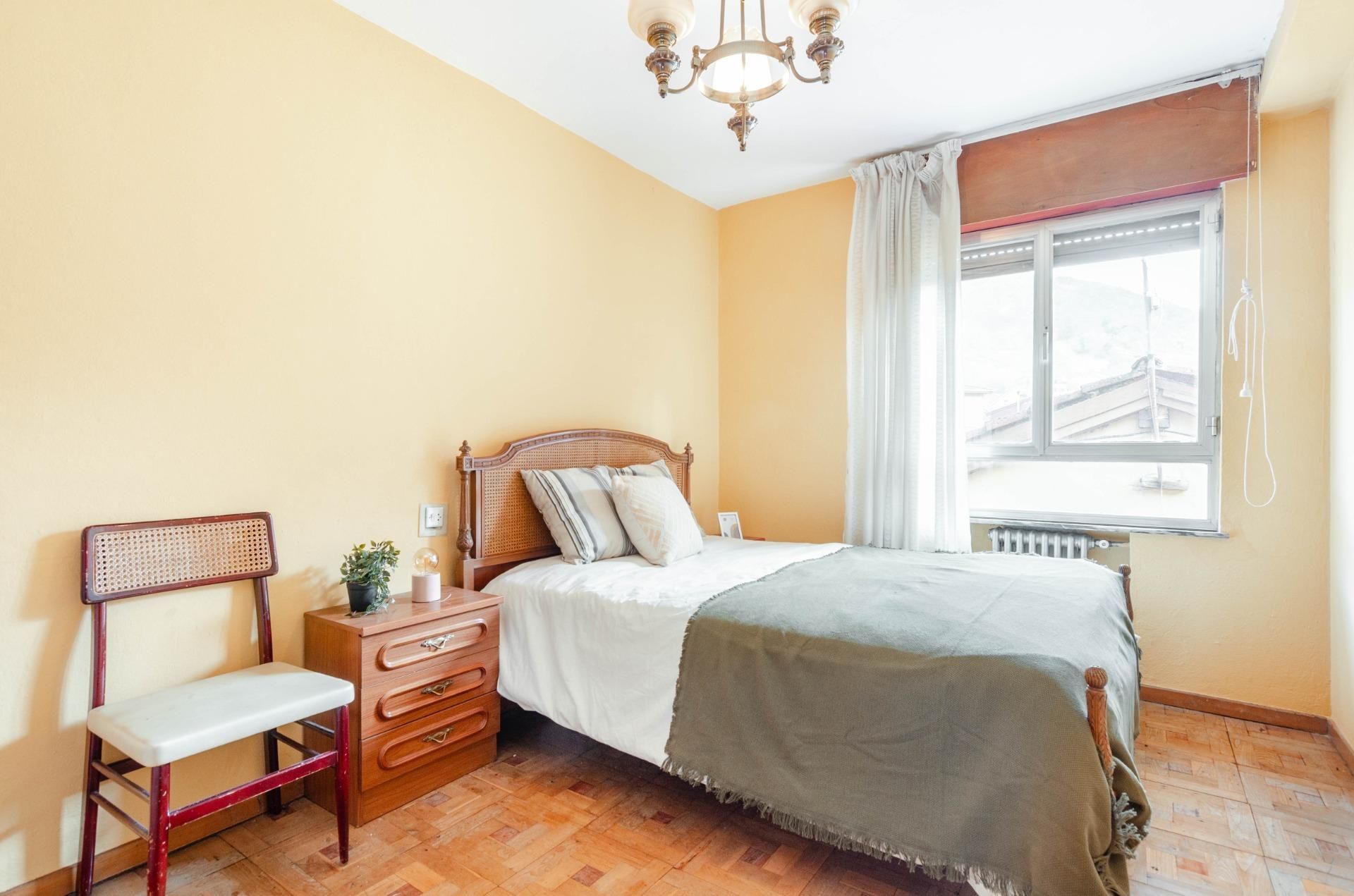 Bedroom of Flat for sale in Aller  with Heating