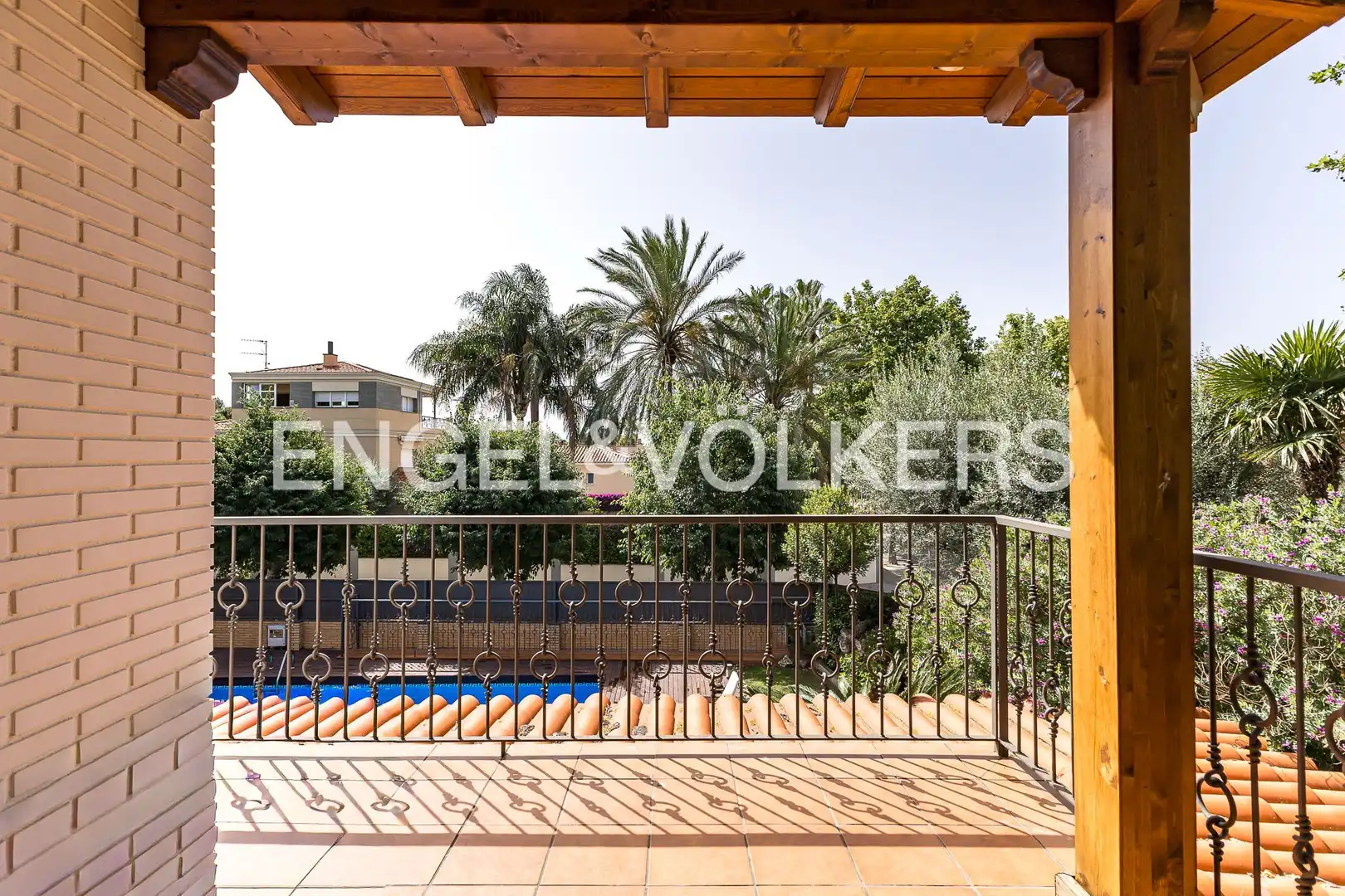 Terrace of Country homes for sale in Vilanova i la Geltrú  with Air Conditioner, Heating and Private garden