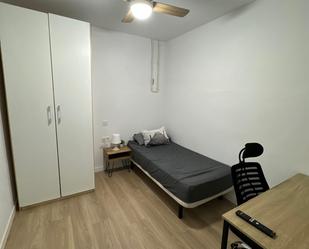 Bedroom of Flat to share in Santa Maria de Martorelles