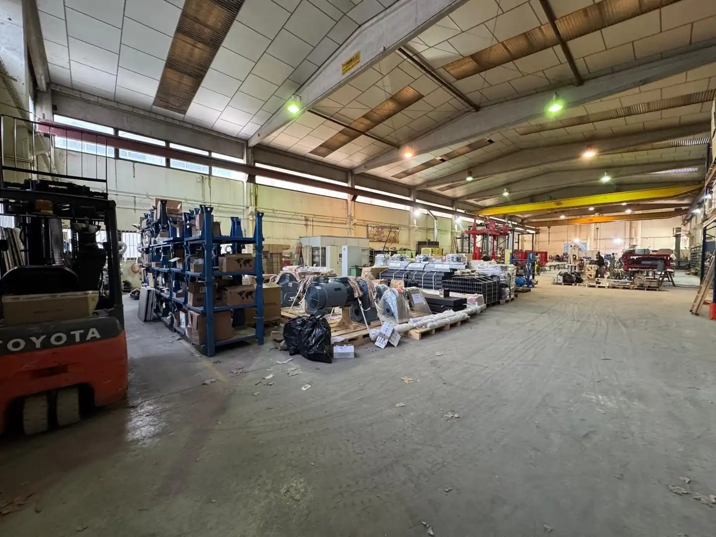 Fabrikhallen zur Miete in Igualada