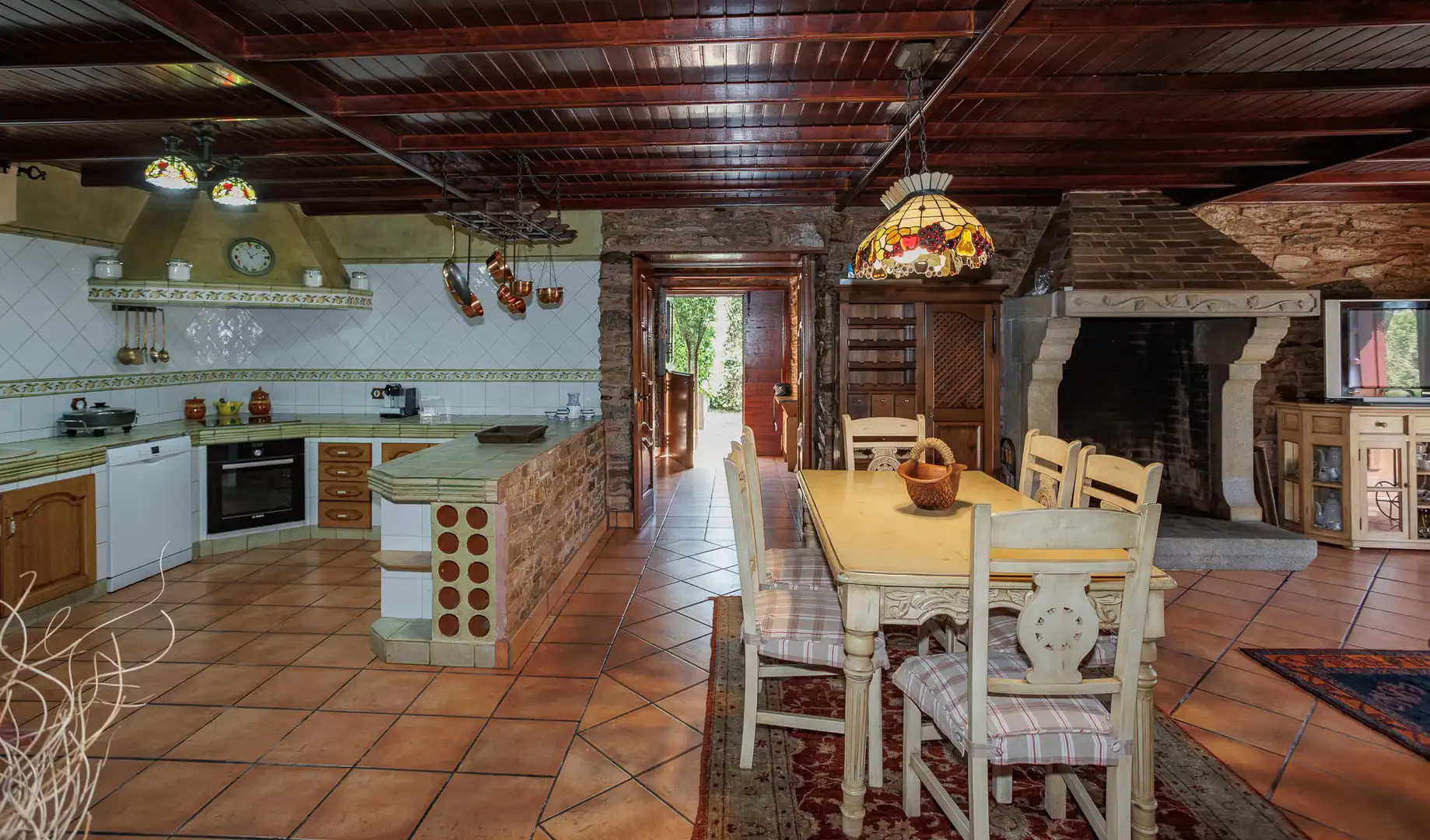 Cocina de Finca rústica en venta en Cospeito con Piscina