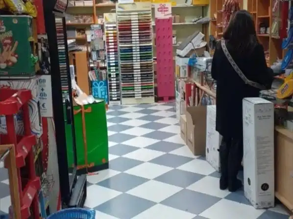 Local comercial en traspàs a Avenida de Benito Pérez Galdós 12, imagen 2
