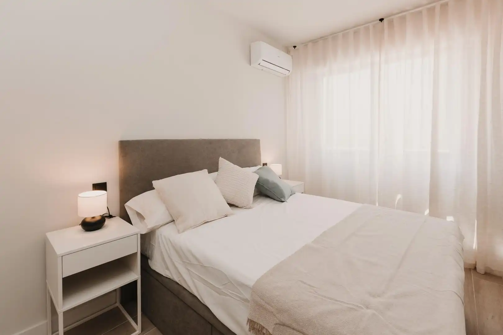 Bedroom of Apartments for rent in Murcia  with Air Conditioner, Furnished and Balcony