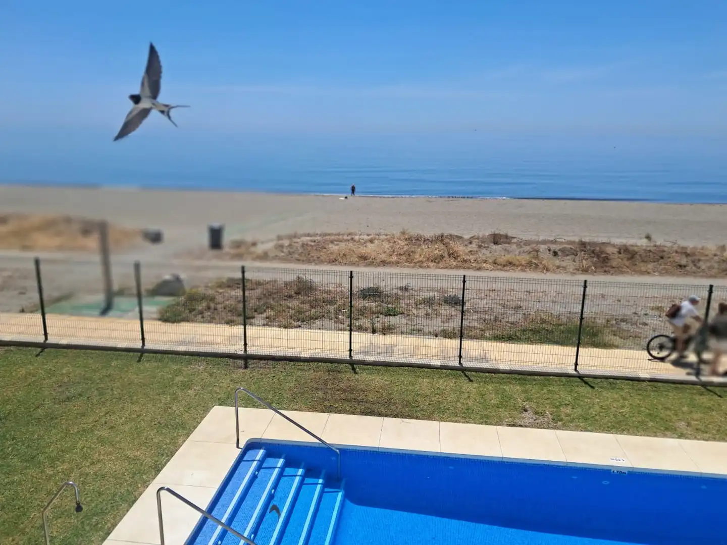 Piscina de Casa adosada en venda en Estepona amb Aire condicionat, Terrassa i Traster
