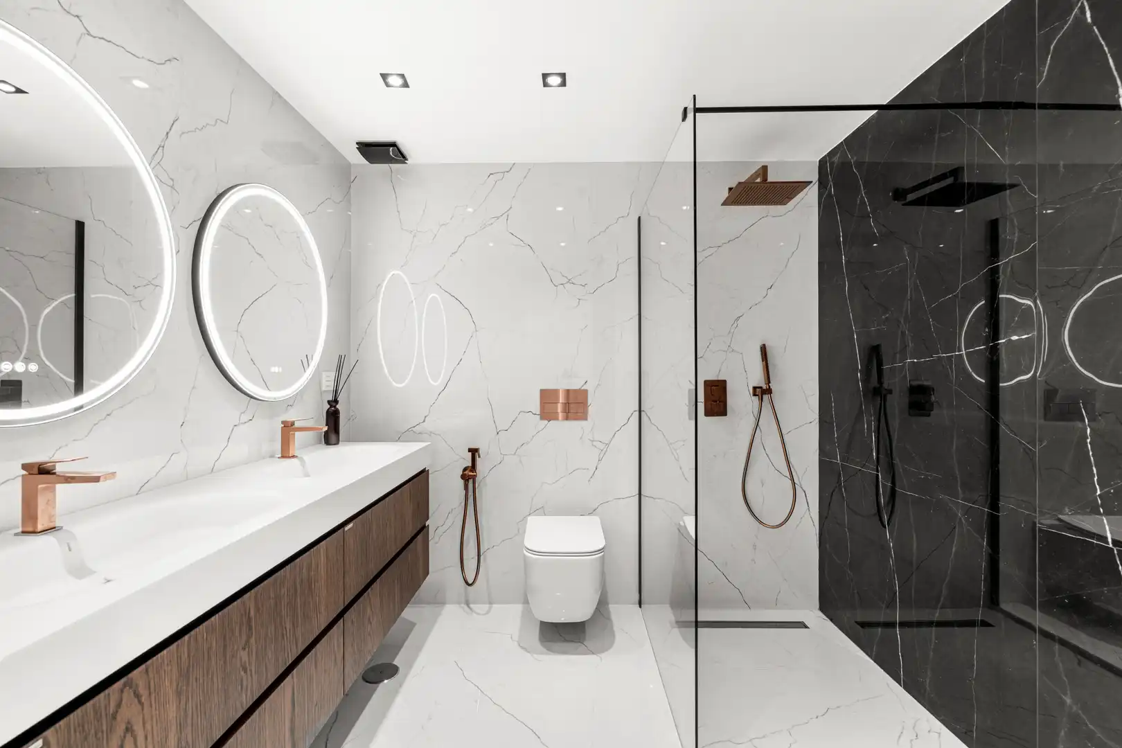 Baño de Apartamento en venta en Marbella con Aire acondicionado, Terraza y Trastero