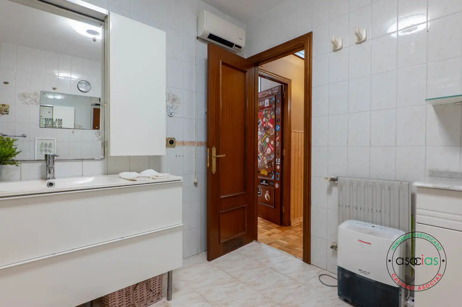 Badezimmer von Wohnung zum Verkauf in Gijón  mit Heizung, Parkett und Abstellraum