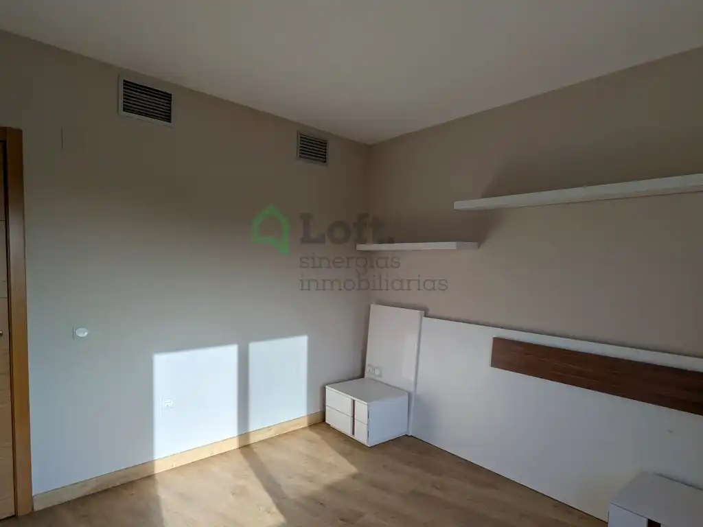 Bedroom of Attic for rent in Badajoz  with Air Conditioner