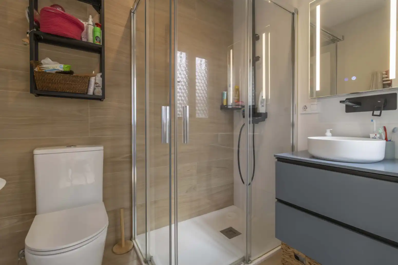 Baño de Casa adosada en venta en Sevilla con Aire acondicionado, Trastero y Piscina