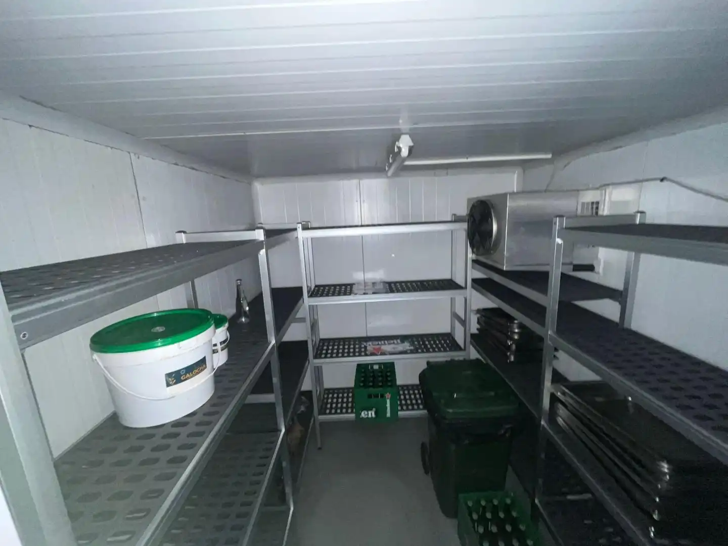 Cocina de Local en traspaso en Sevilla con Amueblado