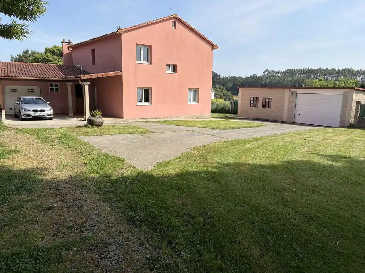 Casa adosada en venta en Oroso