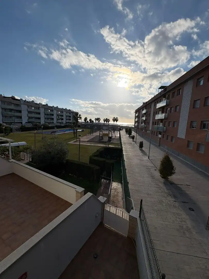 Vista exterior de Piso en venta en Cubelles con Aire acondicionado, Calefacción y Parquet