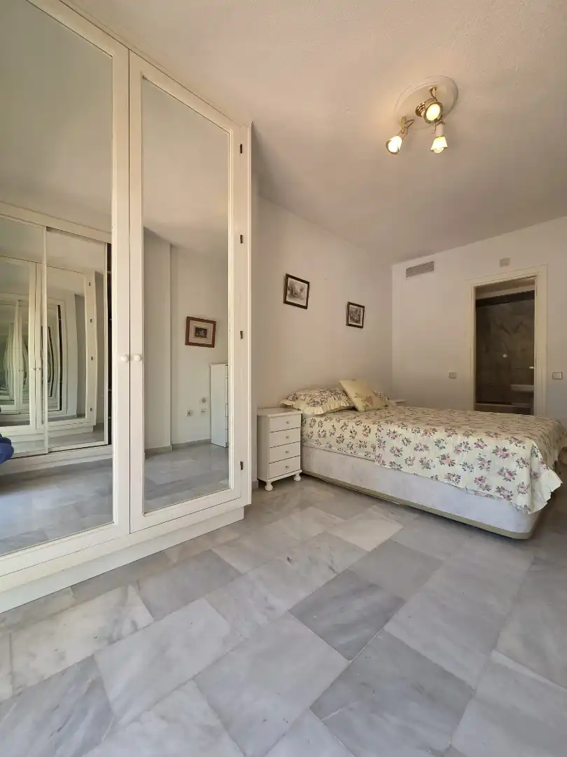 Habitación de Piso en venta en Torremolinos con Terraza, Trastero y Amueblado