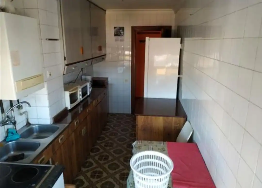 Cocina de Piso en venta en Torrelavega  con Calefacción, Jardín privado y Amueblado